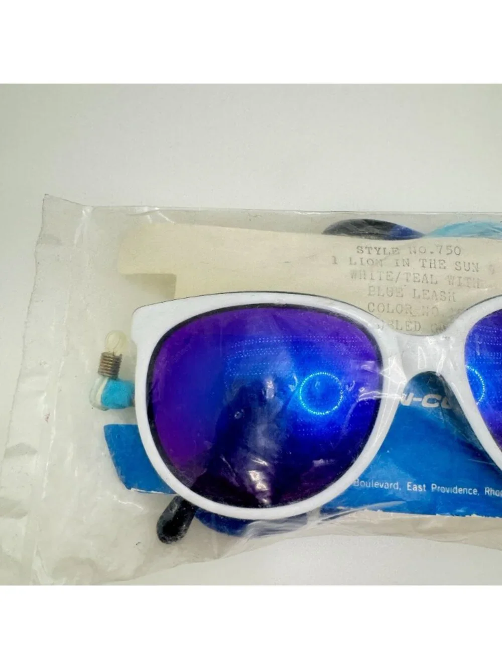 Martin-Copeland Sunglasses Lion In The Sun Style 750 White Teal Color 20 N-9